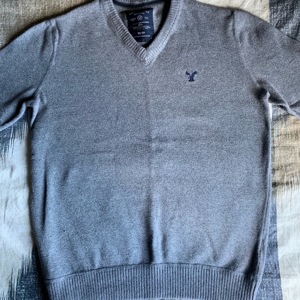 V-Neck Sweater (Grey)